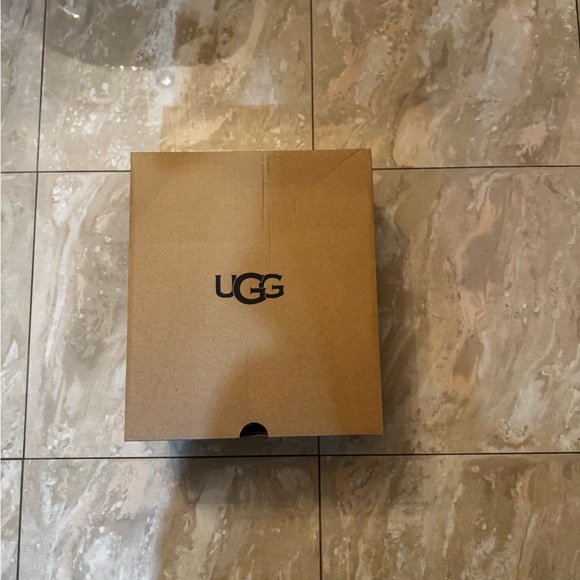 UGG Women Dipper Boots - Picture 4 of 5